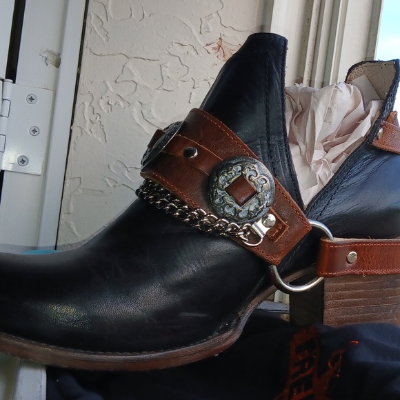 Freebird's Mystic Black - 11 - Picture 3 of 7